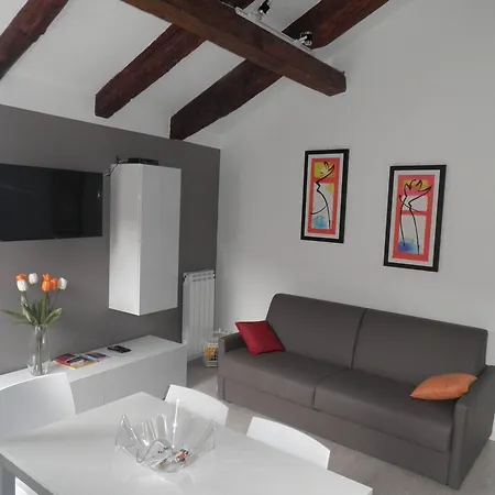 Attico Biennale Nuovissimo Apartament *
